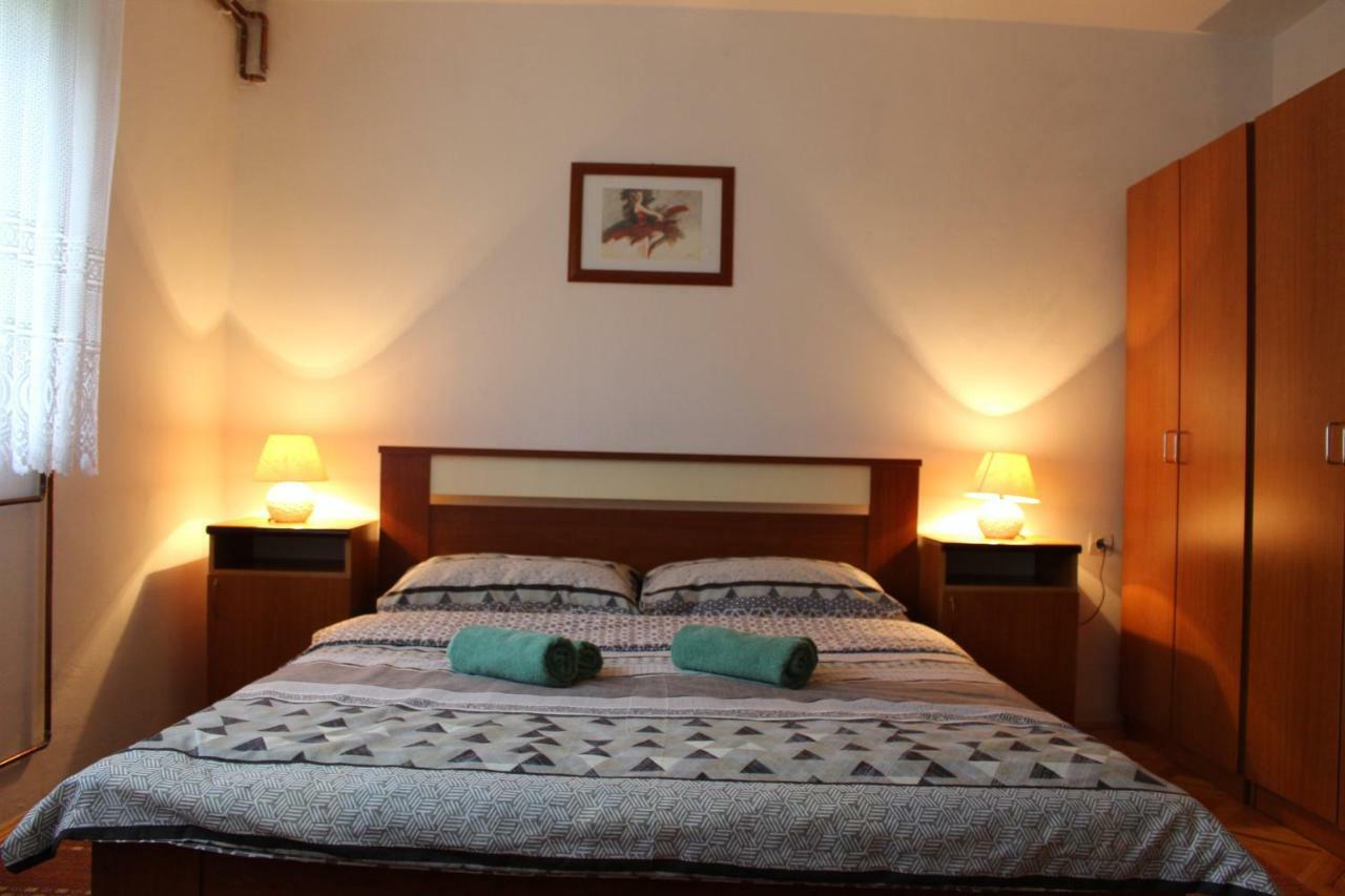 Apartment Paula Слуни Экстерьер фото